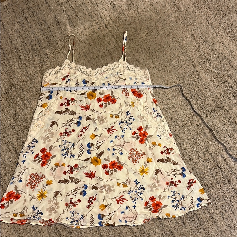 Umgee floral mini dress with lace medium